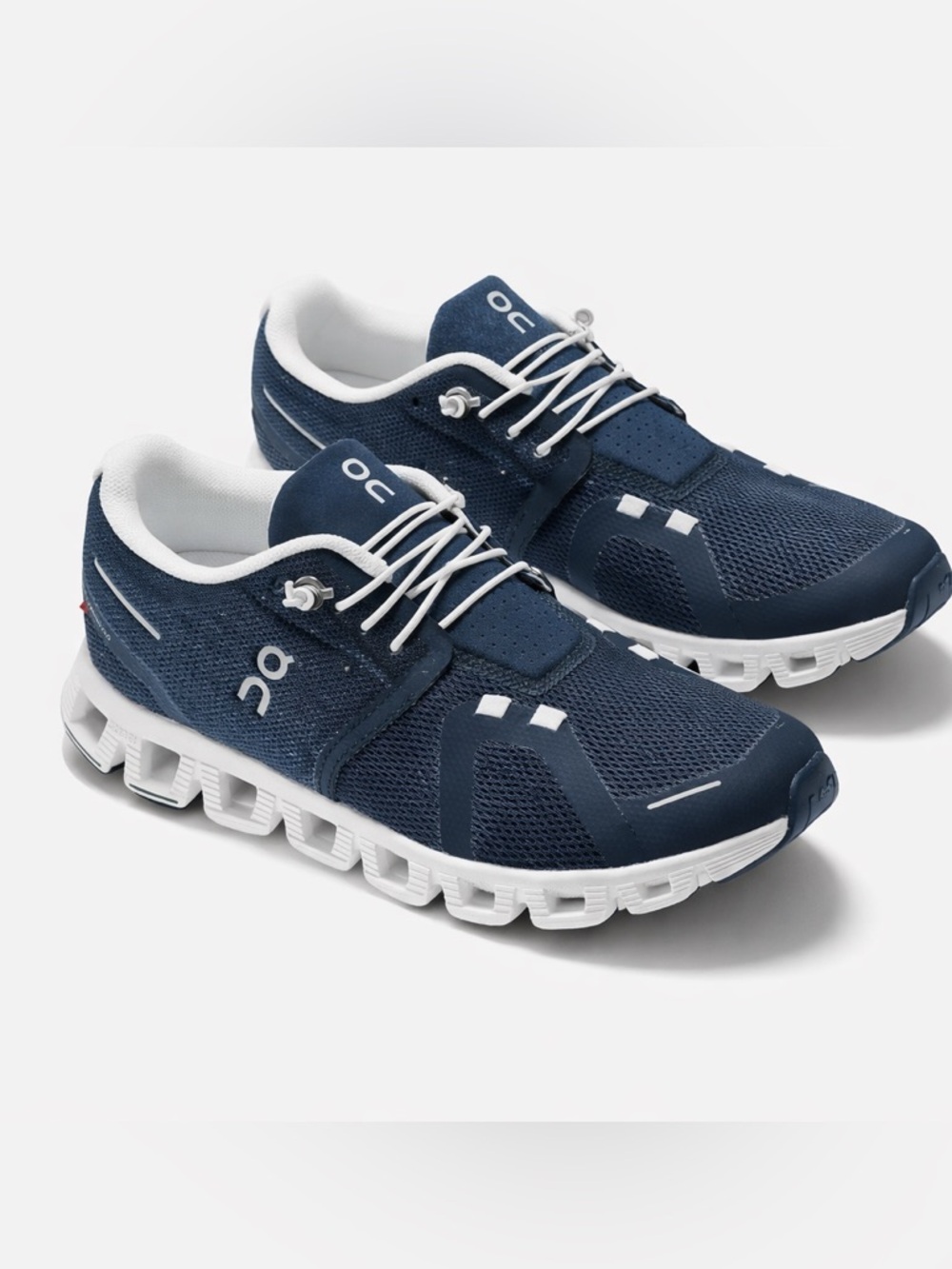 On Running Cloud women’s Running Shoes in Navy Blue new  size 5